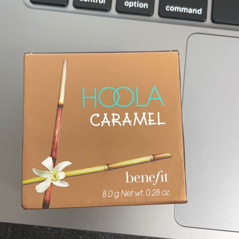 Benefit hola Carmel bronzer